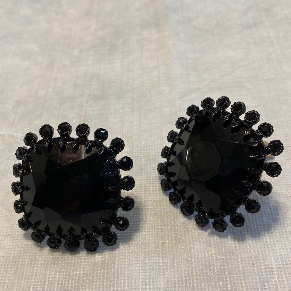 Black Dimensional Clip Earrings